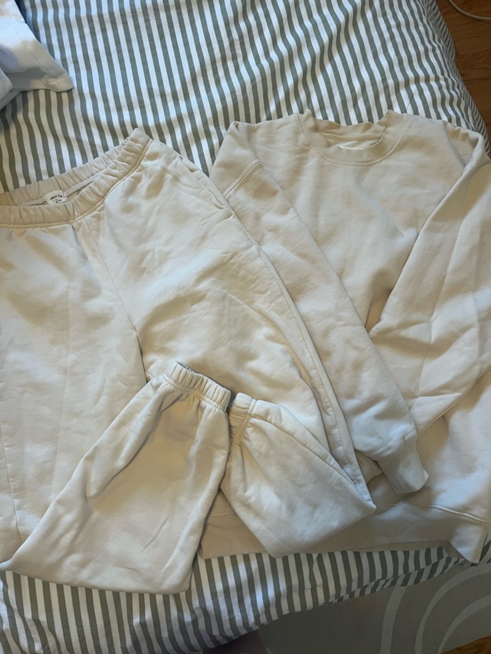 Wilfred Free Cream Sweatshirt and Sweatpants Matching Set